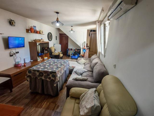 Casa en venta en Moclín. CASA INDEPENDIENTE EN OLIVARES. Casas.