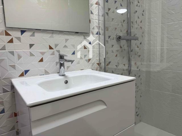 Casa en venta en Moaña. CASA CON DOS PLANTAS INDEPENDIENTES, MOAÑA, ABELENDO. Casas.