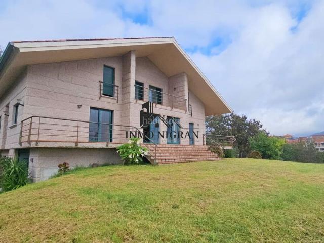 Casa en venta en Moaña. Casa independiente con vistas en Moaña. Casas.