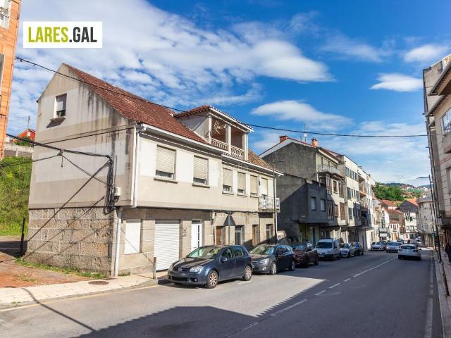 Casa en venta en Moaña. Casasolar en el centro urbano de Moaña. Casas.