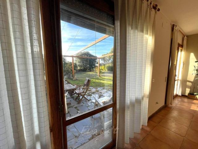 Casa en venta en Moià. Casa independiente en una sola planta con gran terreno y vistas en Moià. Casas.