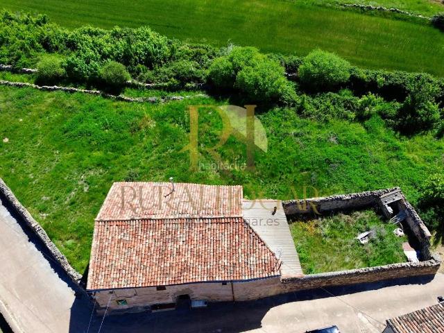 Casa en venta en Molina de Aragón. CUBILLEJO DE LA SIERRA: Casa tradicional de Piedra con 2200m2 de jardín!. Casas Molina de.