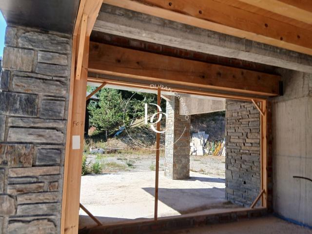 Casa en venta en Molina La. Casa de 277 m2 con vistas en venta en Alp. Casas Molina.