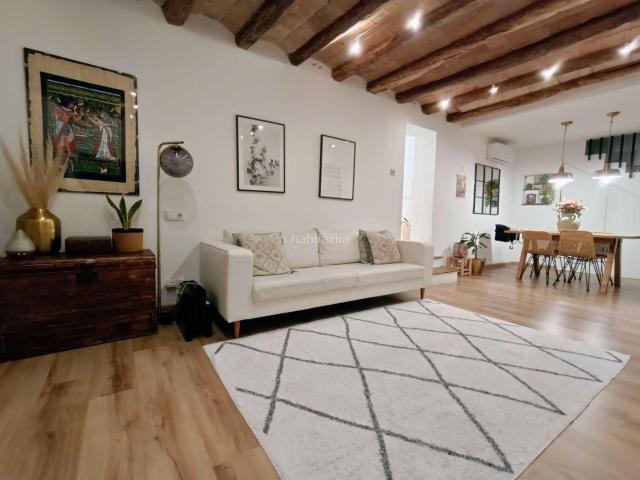 Casa en venta en Molins de Rei. Casa de pueblo reformada con encanto en el corazón de Molins de Rei. Casas Molins de.