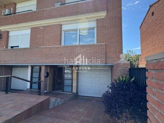 Casa en venta en Mollerussa. Exclusividad y Confort en Mollerussa La Casa Familiar Definitiva con Jardín y Climatización Premium. Casas.