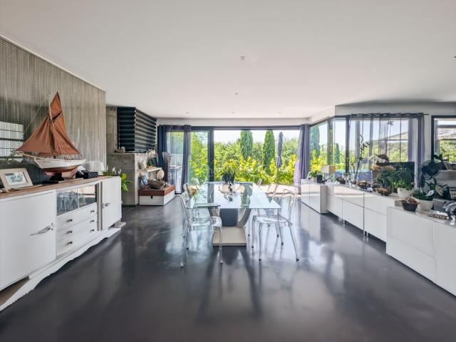 Casa en venta en Mollet de Peralada. Villa contemporánea con piscina en Mollet de Peralada.Situada en Mollet de Peralada, un pequeño y tranquilo pueblo del Alt Empordà. Casas Mollet de.