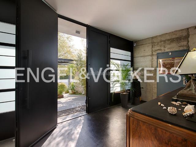 Casa en venta en Mollet de Peralada. Casa moderna de alto standing con piscina, jardín y garaje en Mollet de Peralada. Casas Mollet de.