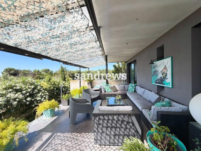 Chalet en venta en Mollet de Peralada. Exclusiva villa de lujo con piscina y gran parcela en Mollet de Peralada, Alt Empordà. Chalets Mollet de.