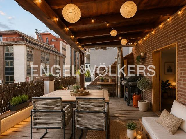 Casa adosada en venta en Mollet del Vallès, Centre. Casa de estilo industrial en el centro de Mollet. Casas adosadas Mollet del.
