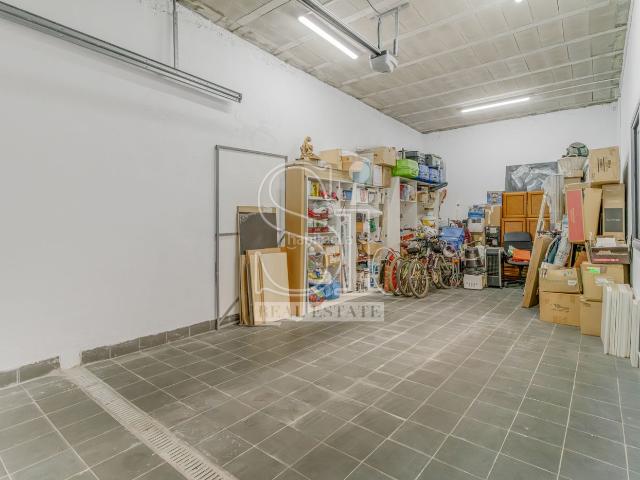 Casa en venta en Mollet del Vallès, Santa Rosa. La única vivienda de una sola planta en toda la urbanización. Casas Mollet del.