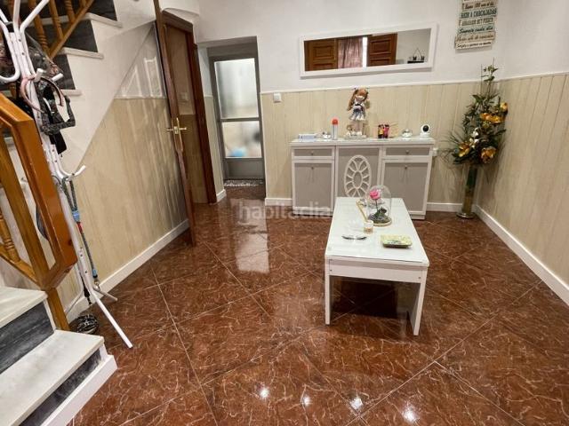 Casa en venta en Molvízar. Se vende casa en la localidad de Molvízar, en la costa de GranadaUbicada en el centro del pueblo en una calle tranquila de paso, a. Casas.