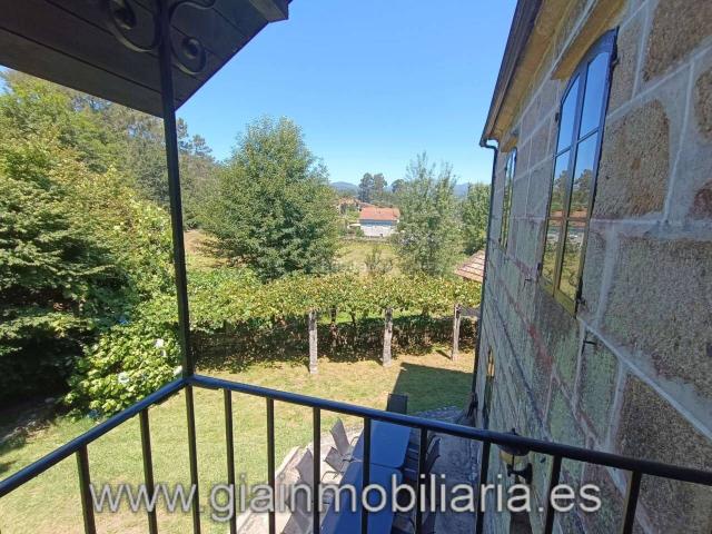 Casa en venta en Mondariz. Mondariz conjunto residencial en venta. Casas.