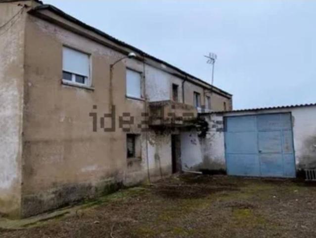 Casa en venta en Monfarracinos