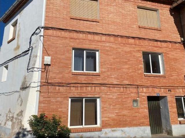 CASA EN VENTA EN MONREAL