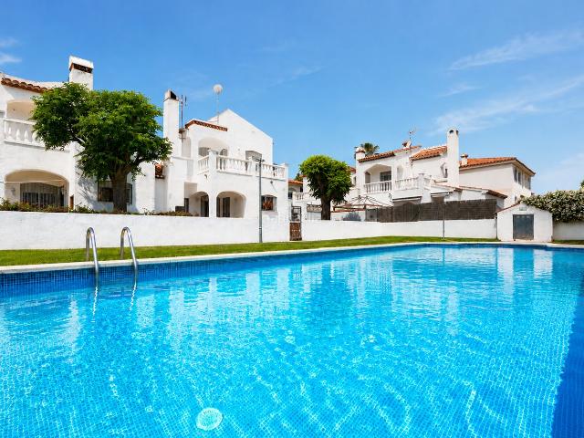 Casa en venta en Mont roig del Camp, El Casalot Costa Dorada. Casa con piscina comunitaria y terraza en El Casalot. Casas Mont roig del.