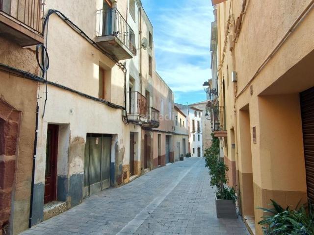 Casa en venta en Mont roig del Camp, Poble Costa Dorada. Casa de pueblo con múltiples posibilidades en el centro de Montroig. Casas Mont roig del.