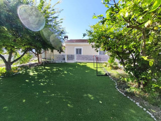 Casa en venta en Mont roig del Camp, Poble Costa Dorada. CASA INDEPENDIENTE CON GRAN JARDÍN. Casas Mont roig del.