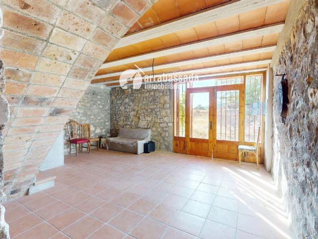 Casa en venta en Mont ral. MASÍA DE 594 m Y 120 HECTÁREAS EN MONTRAL GRAN POTENCIAL TURÍSTICO. Casas.
