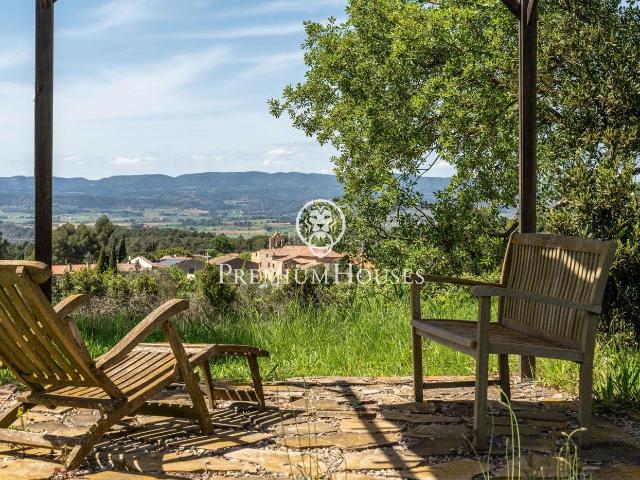 Casa en venta en Montblanc. Casa con jardín y piscina en Prenafeta. Casas.