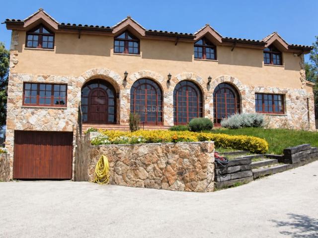 Casa en venta en Montcada i Reixac, Mas Rampinyo Montcada Nova Carrerada. Espectacular propiedad con gran potencial a 20 minutos de Barcelona. Casas Montcada i.