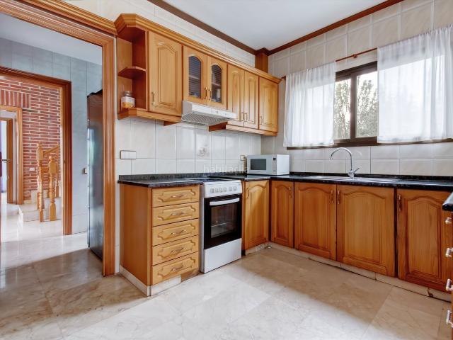 Casa en venta en Montcada i Reixac, Reixac Vallensana Baixa. Exclusivo chalet en Montcada I Reixac un hogar lleno de luz y comodidad. Casas Montcada i.