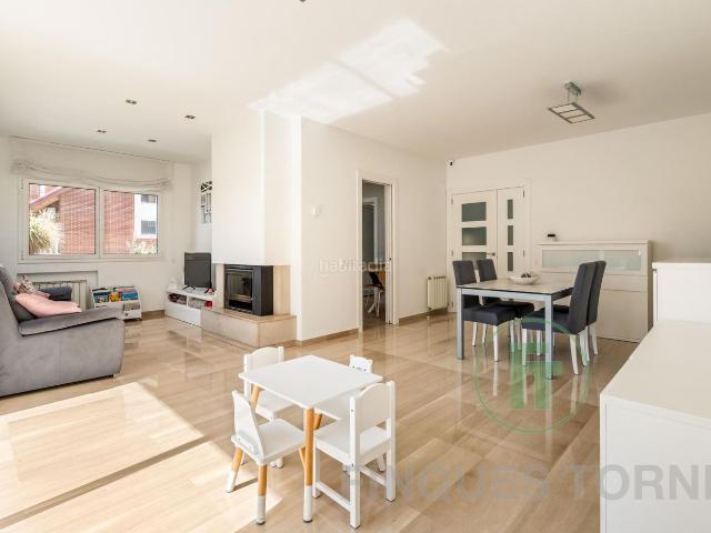 Casa en venta en Montcada i Reixac, Santa Maria Terra Nostra. MAGNIFICA CASA UNIFAMILIAR EN SANTA MARIA DE MONTCADA. Casas Montcada i.