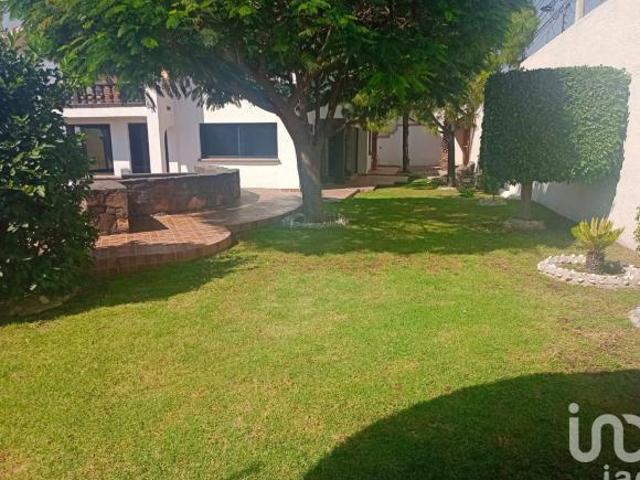 Venta de exclusiva residencia con acabados premium, Fraccionamiento Vista Hermosa, Querétaro