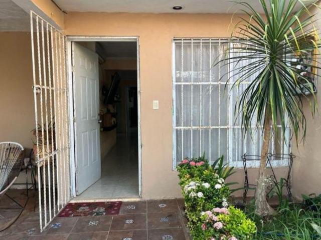Casa en Venta en Montecarlo 3 Recámaras 2 Baños Alberca