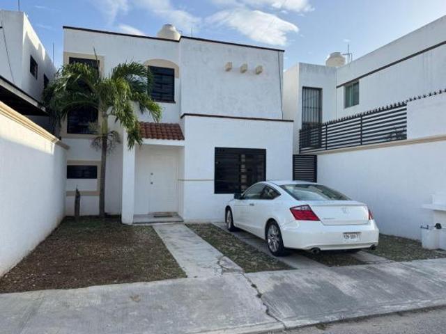 CASA EN VENTA EN MONTECARLO ZONA ALTABRISA, MÉRIDA