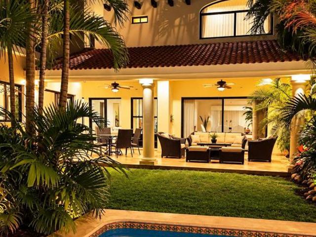 Casa en VENTA en Montecristo, Mérida | 4 Recámaras, Estudio y Alberca Privada