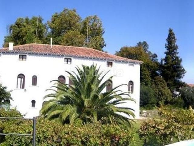Casa en venta en Monteagudo. Fantástica casa solariega situada en el centro de Monteagudo. Construida en una finca de más de 7.000 m2 con árboles centenarios. Casas.