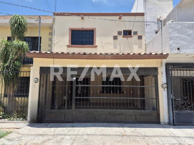 CASA EN VENTA EN MONTEBELLO LERDO