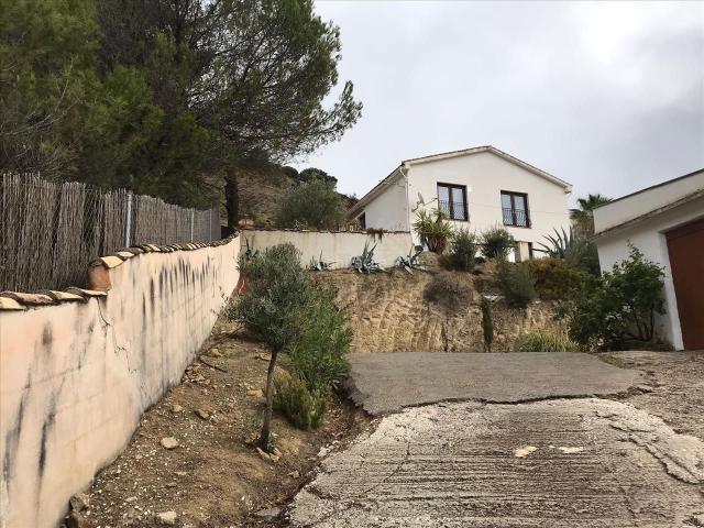 Casa en venta en Montefrío. Casas.