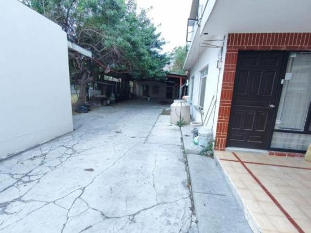 Casa en venta en Montemorelos con uso habitacional y / o Comercial