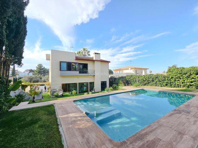 Casa en venta en Montequinto, Cerros de Montequinto. EXCLUSIVO CHALET INDEPENDIENTE EN MONTEQUINTO LISTO PARA DISFRUTAR. Casas.