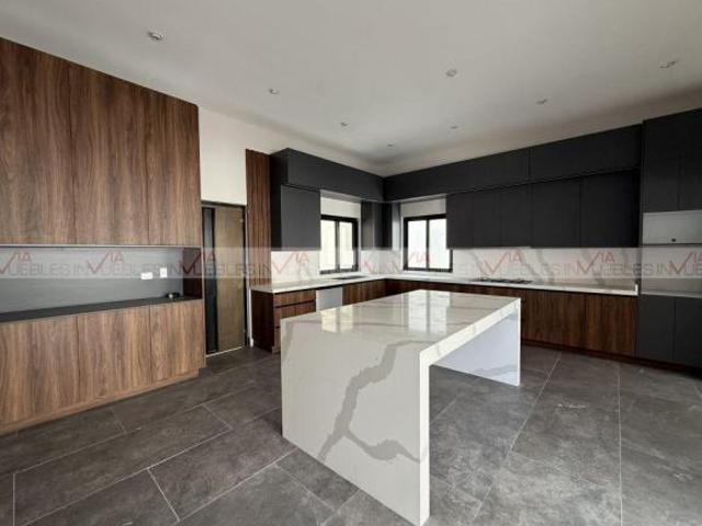 Casa en venta en Cima de la Montaña en Cumbres Monterrey