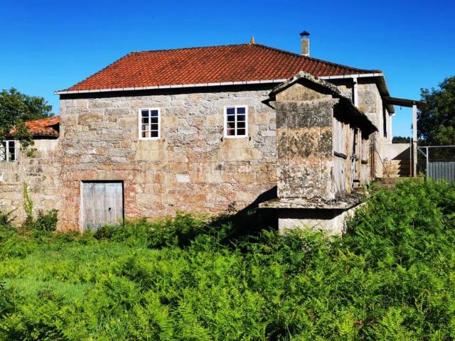 Casa en venta en Monterroso. Se vende casa y finca habitable un parte en Monterroso. Casas.