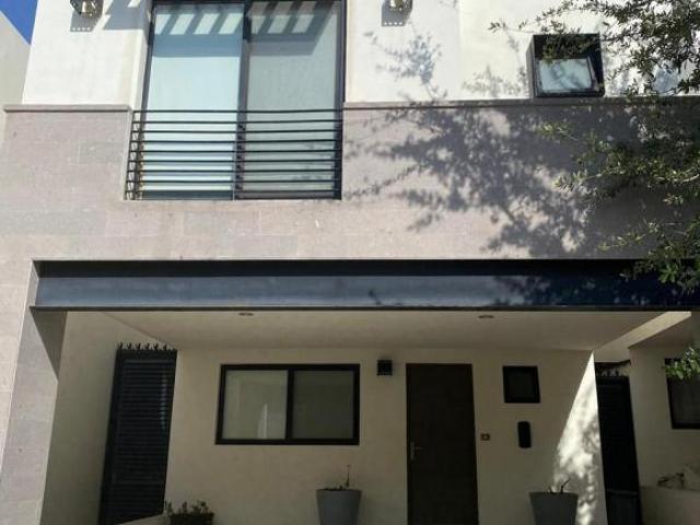 Casa en Venta en Monticello, Dominio Cumbres