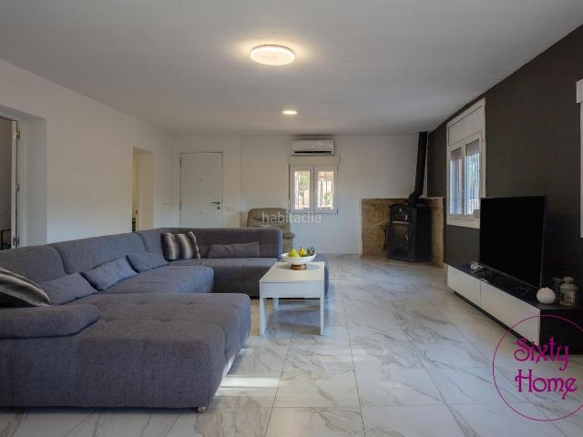 Casa en venta en Montmell El. Casa independiente con terreno en urbanización El mirador del Penedés. Casas Montmell.