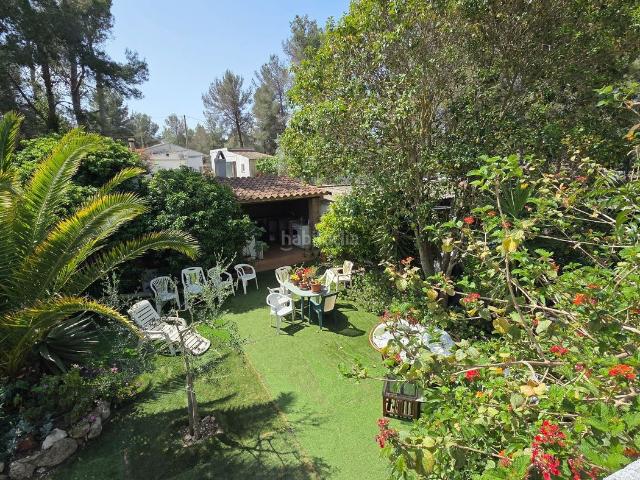 Casa en venta en Montmell El. Parcela con viviendas en Urbanización Mirador Penedès, El Montmell. Casas Montmell.