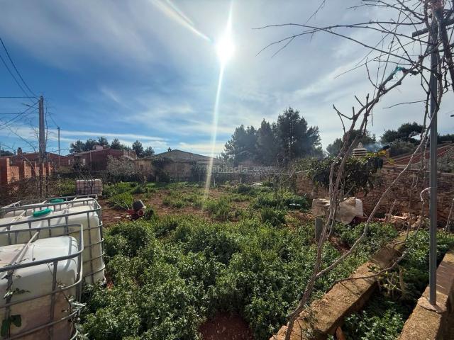 Casa en venta en Montmell El. Vivienda con amplia parcela de 755 m rodeada de naturaleza. Casas Montmell.