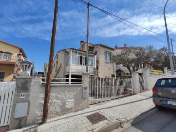 Casa en venta en Montmeló. Casa a 4 vientos de 3 plantas con gran potencial y espacio exterior. Casas.