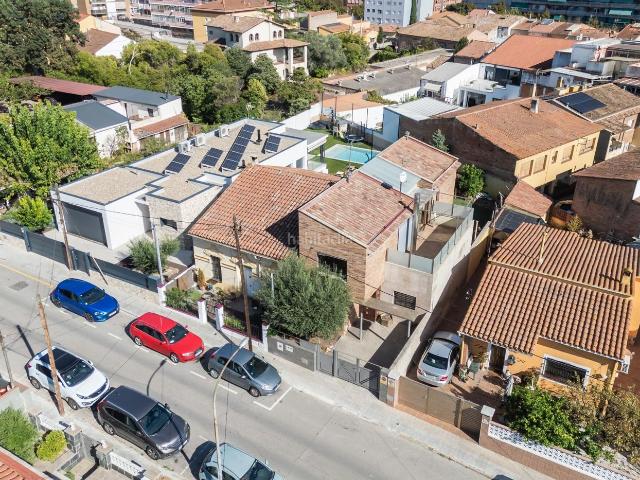 Casa en venta en Montmeló. Casa adosada en el centro de la población que combina modernidad y confort en cada rincón. Casas.