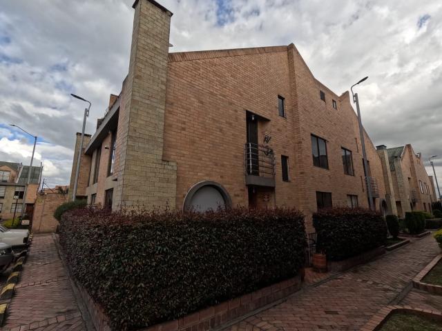 Casa En Venta En Mosquera En Cortijo De Serrezuela V213647