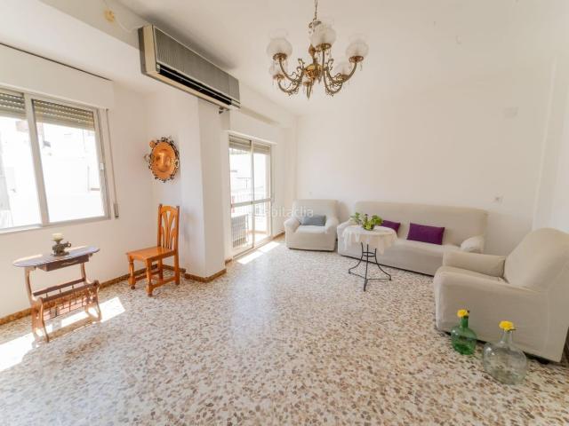 Casa en venta en Morón de la Frontera. OPORTUNIDAD DE CASA EN AVDA DEL PANTANO!. Casas Morón de la.