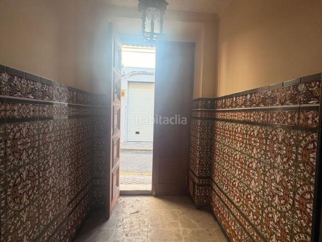 Casa en venta en Morón de la Frontera. Amplia Casa de Dos Plantas con Posibilidades de Reforma en calle San Juan Bosco!. Casas Morón de la.