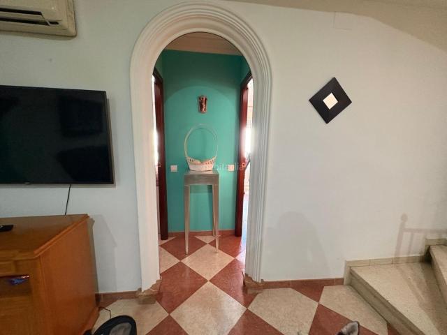 Casa en venta en Morón de la Frontera. Amplia Propiedad con Local Comercial en Avda. del Pantano!. Casas Morón de la.