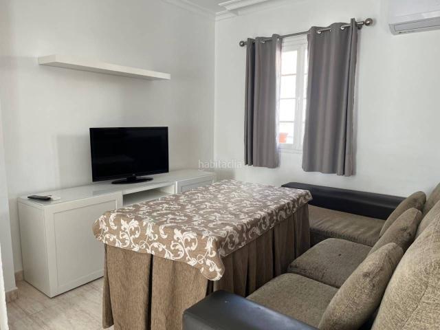 Casa en venta en Morón de la Frontera. Piso duplex con local en los Salesianos. Casas Morón de la.