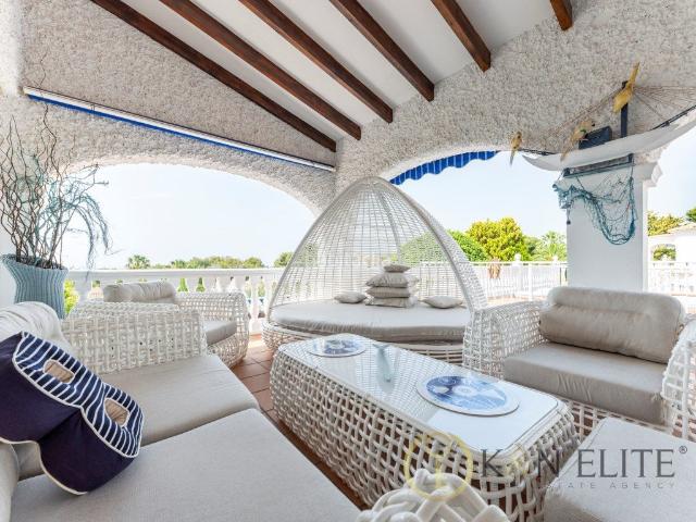 Casa en venta en Moraira, Moravit Cap Blanc. Exclusivo Chalet de Estilo Mediterráneo en Moraira. Casas.