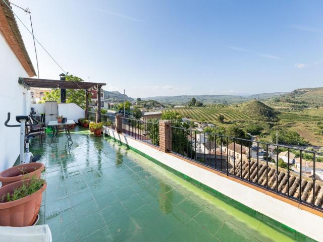 Casa en venta en Moraleda de Zafayona. SE VENDE GRAN PROPIEDAD en Moraleda de Zafayona con múltiples espacios y gran capacidad. Casas Moraleda de.